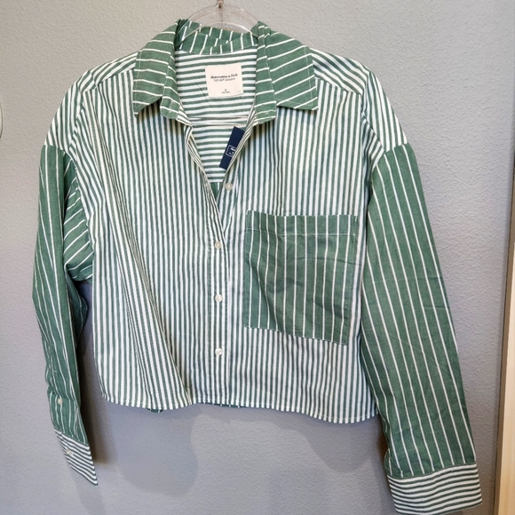 Abercrombie & Fitch Tops - NWT Abercrombie & Fitch green striped button up